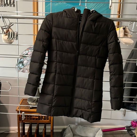 Jackets & Blazers - Women’s black size S puffer jacket 💙